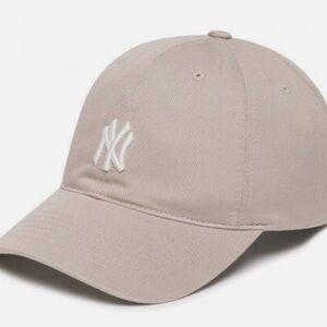 Beige MLB cap NWT